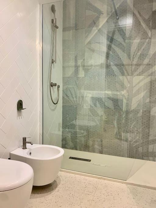 Lovely Studio Flat In Bocconi Milano Esterno foto