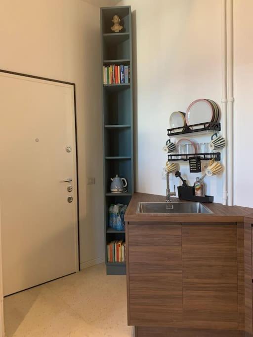Lovely Studio Flat In Bocconi Milano Esterno foto