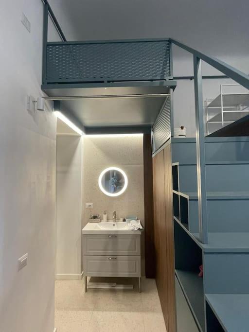 Lovely Studio Flat In Bocconi Milano Esterno foto